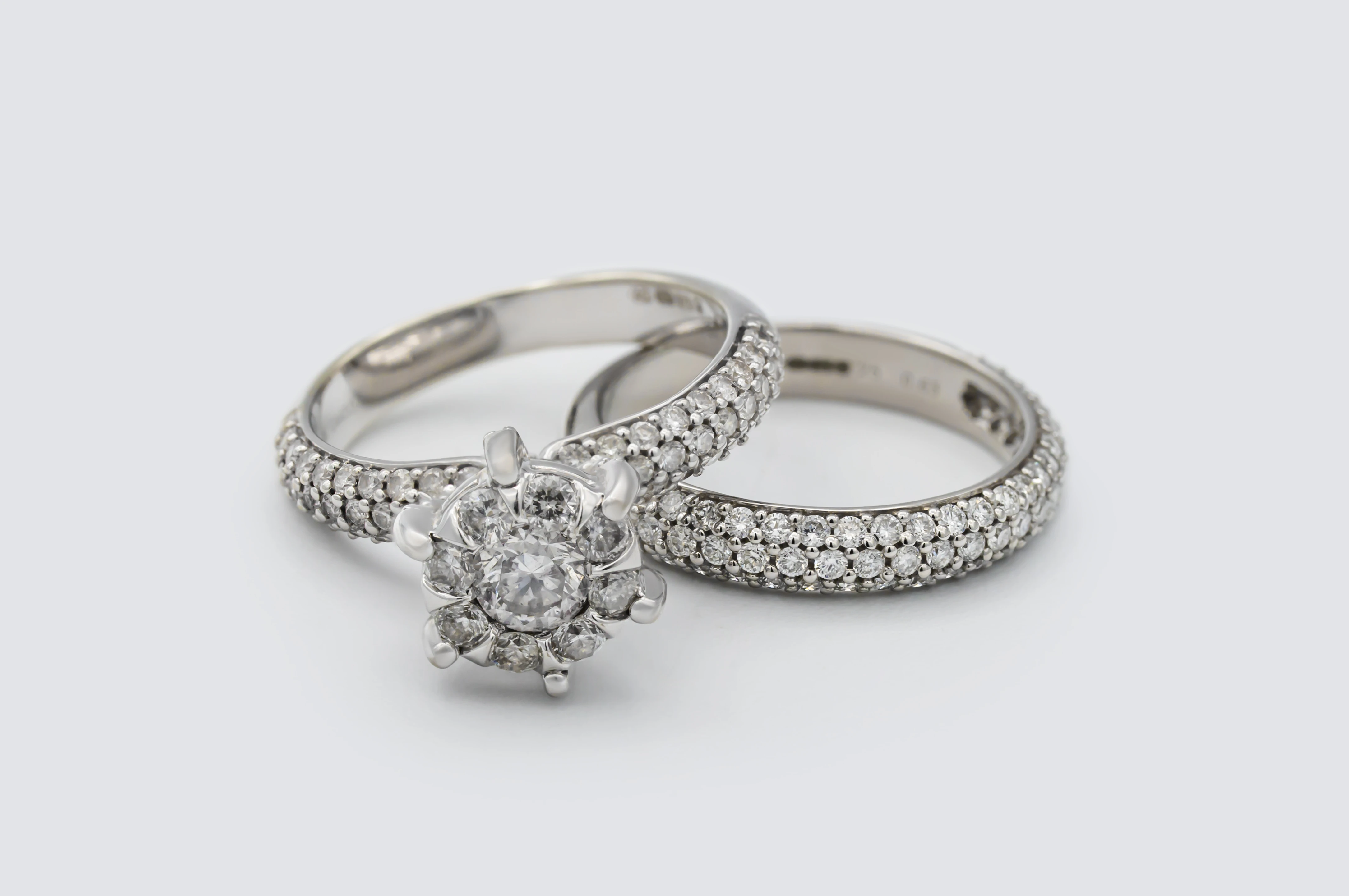 9ct White Gold Diamond Engagement Ring & Wedding Band Set 2.00ct