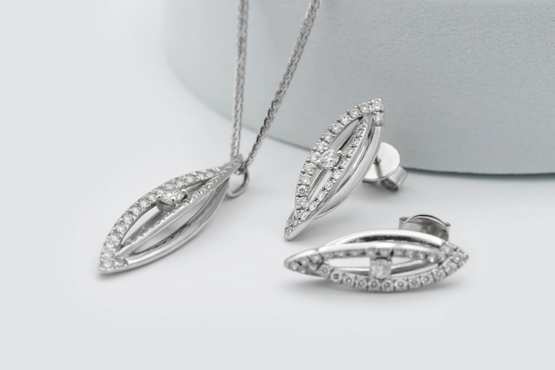 9ct White Gold Diamond Jewellery Set – 0.75ct Necklace & 0.50ct Earrings