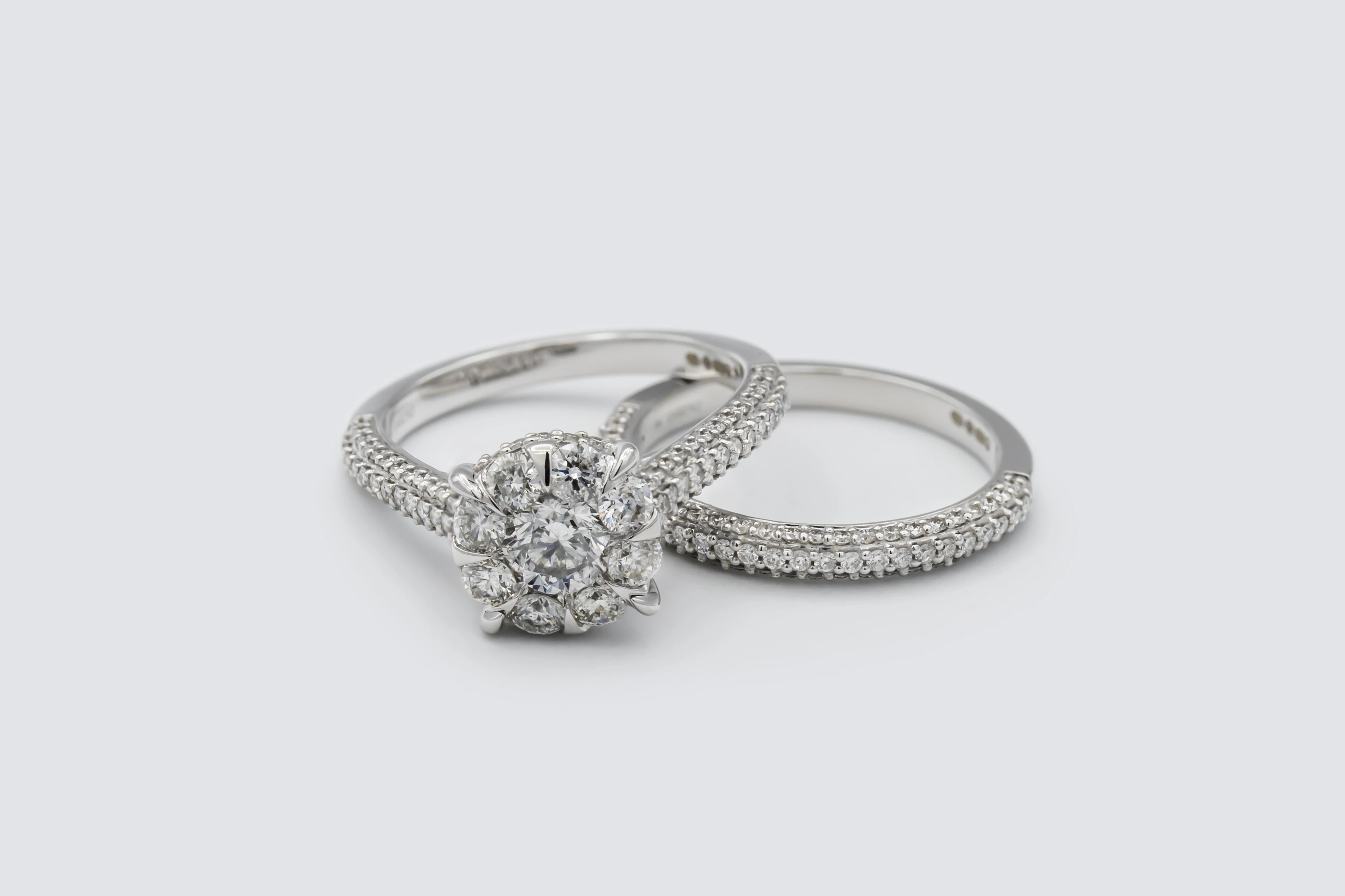 9ct White Gold Diamond Engagement Ring & Wedding Band Set 2.00ct